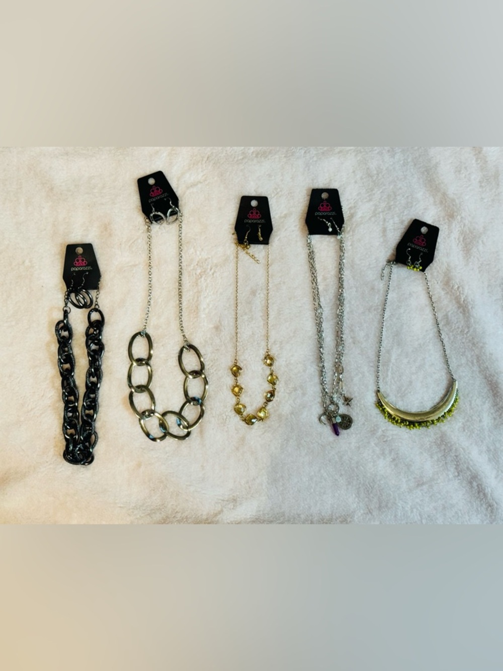 paparazzi necklace and earrings bundle of 5